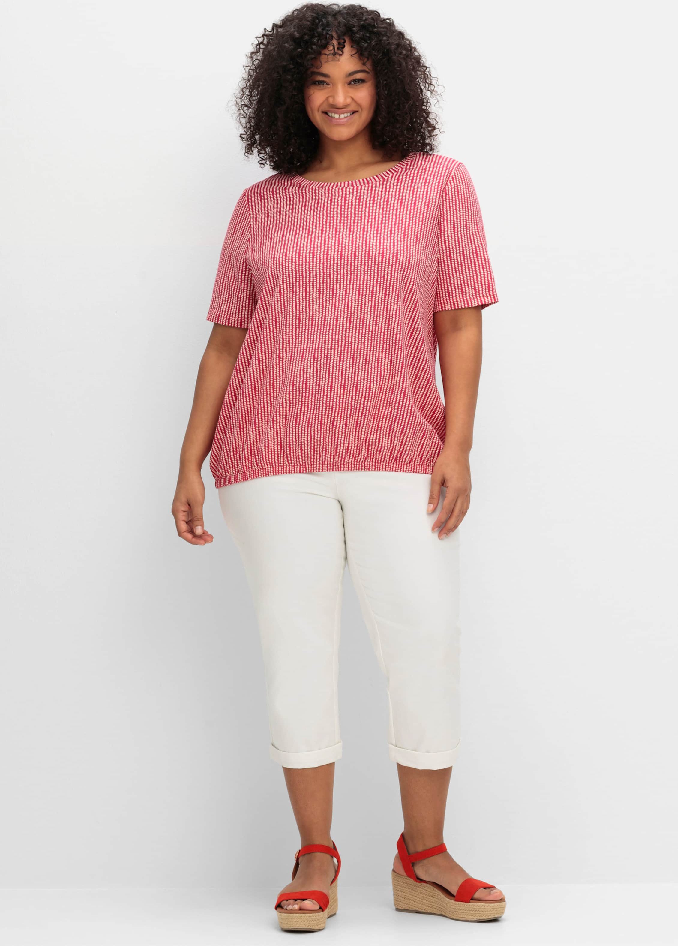 Sheego Kurzarmshirt mit Minimal-Alloverdruck und Gummizugbund