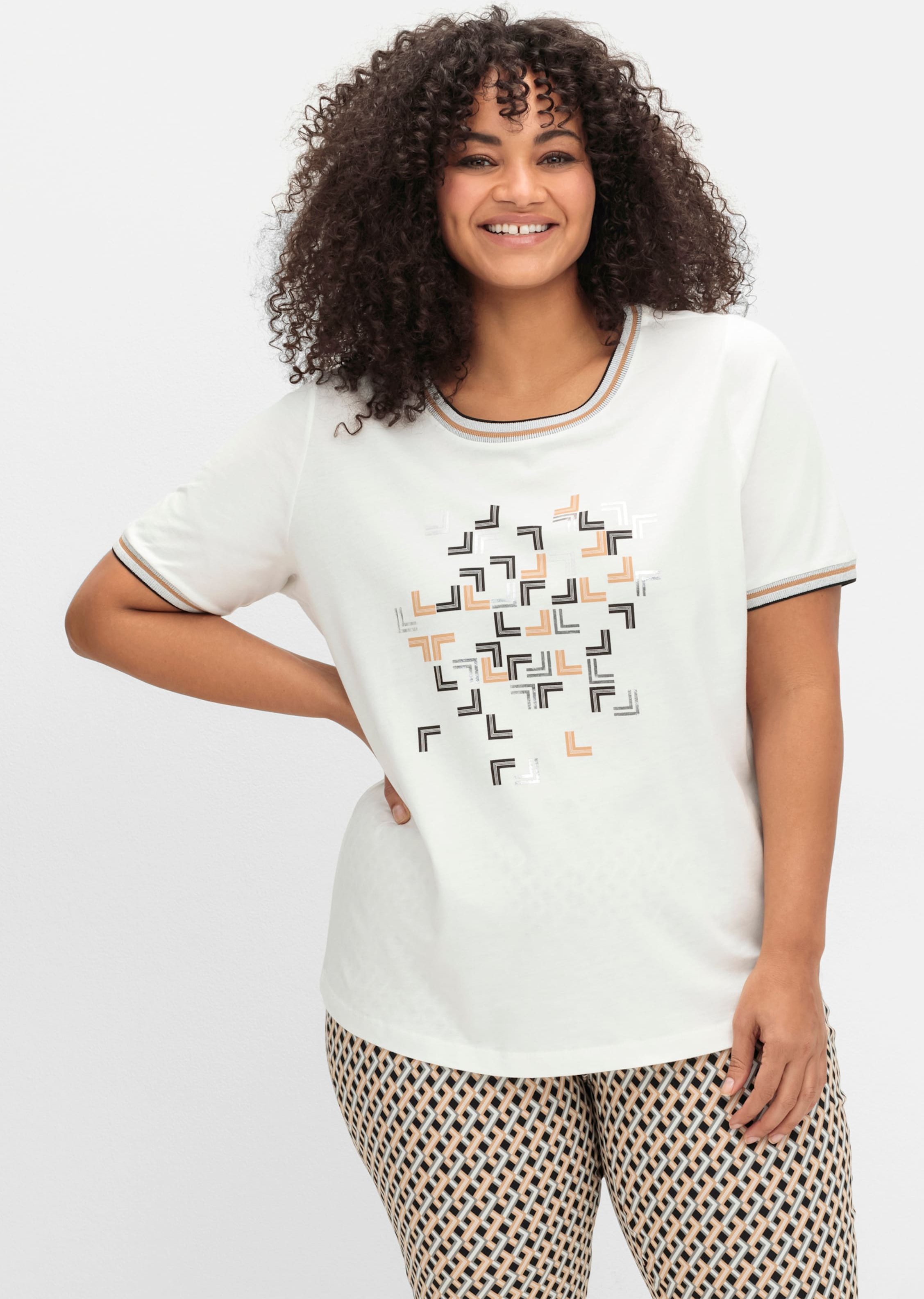 Sheego Rundhalsshirt mit Glanz- und Glitzer-Akzenten