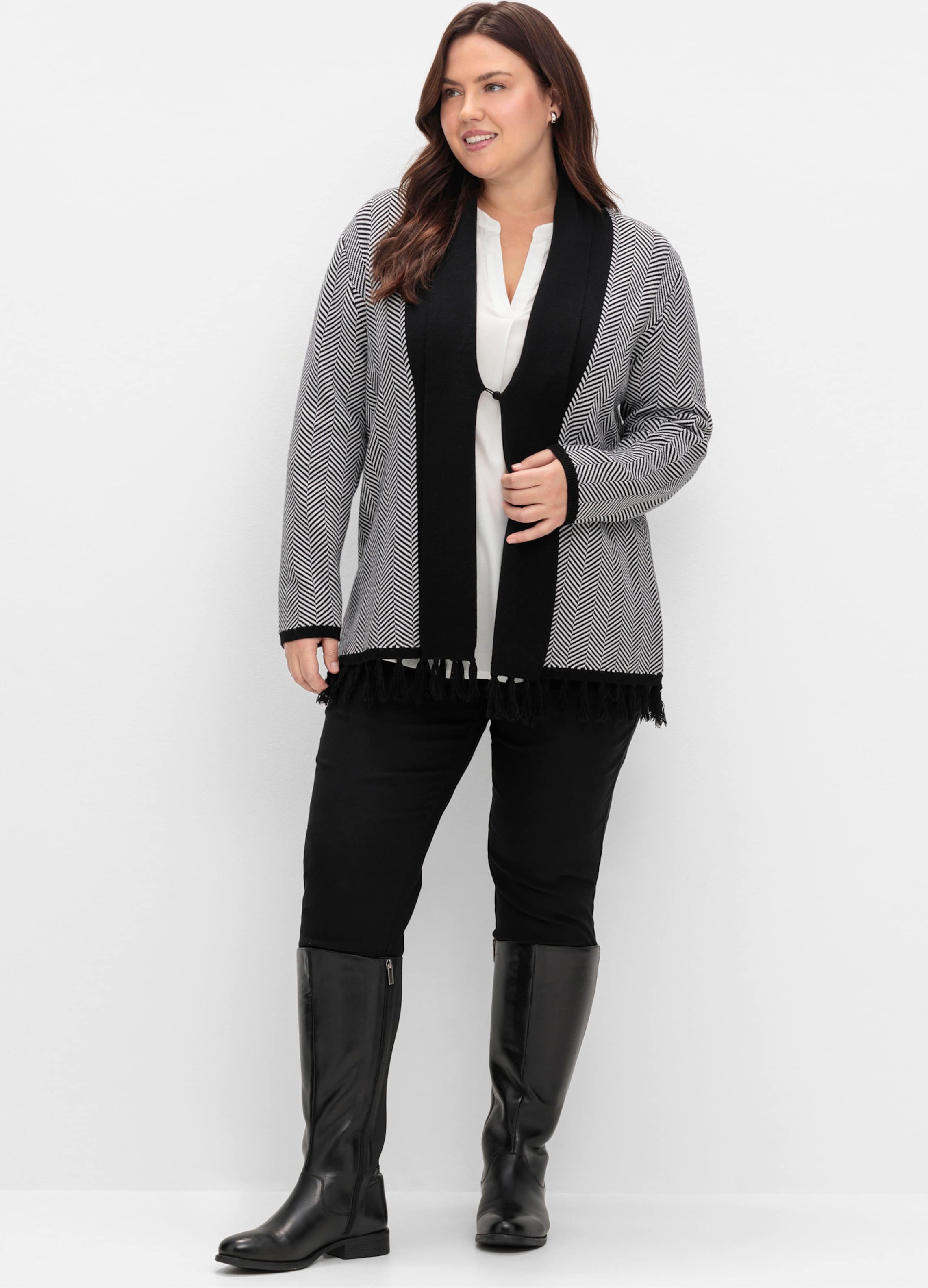 Sheego Strickjacke mit Fransen am Saum