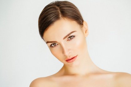 Thumbnail - 2 Premium-Gesichtsbehandlungen: Skin-Booster-Biorevitalisierung mit 2 ml Hyaluron für 1 Person