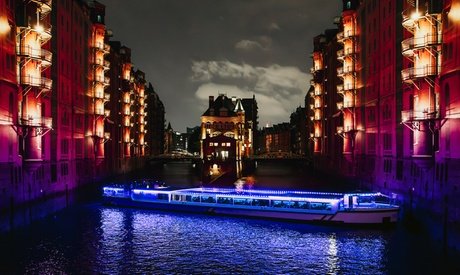 Für 6 Personen: Lichterfahrt – 1 Std. durch den abendlichen Hamburger Hafen