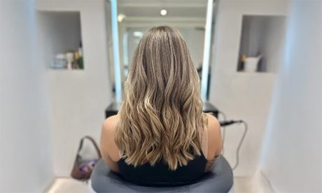 Für kurzes Haar: Balayage inkl. Schnitt und Föhnen für 1 Person
