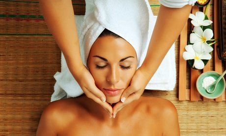 90 Min. Ayurvedische Shiro-Muka Gesichtsbehandlung mit Marma-Punkt-Stimulation für 1 Person