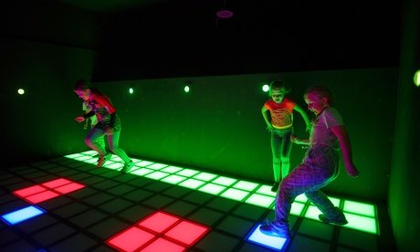 30 Min. Pixel Games - Interaktives Bewegungsspiel für 2 Personen