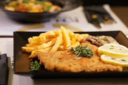 Für 4 Personen: Schnitzel nach Wahl inkl. Beilagensalat