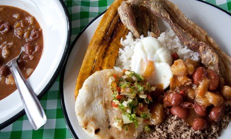 Für 4 Personen: Arepa nach Wahl inkl. hausgemachtem Eistee