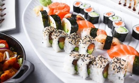 Für 4 Personen: Exklusives Sushi-Menü (einlösbar Mo. Mi. und Do.)