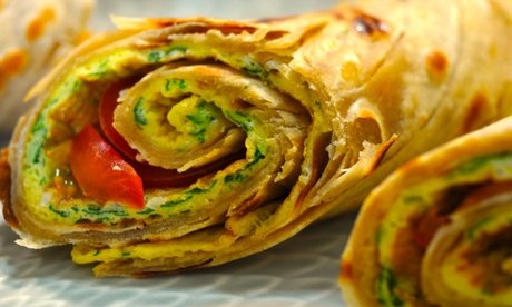 Für 4 Personen: Afrikanisches Hauptgericht nach Wahl inkl. Pommes oder Kochbananen-Pommes-Mix