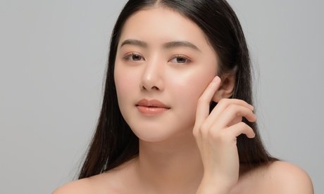 Wertgutschein über 179 € anrechenbar auf Hyaluron Lippen-/Faltenbehandlung mit bis zu 1 ml Hyaluron an 1 Zone nach Wahl