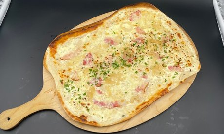 Für 2 Personen: 2-Gänge-Flammkuchen-Menü