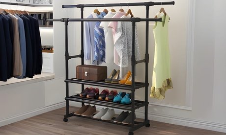 Stahl-Kleiderständer ZK1028 mit integrierten Ablageflächen für Schuhe und Accessoires