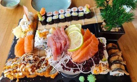Für 2 Personen: XXL Sushi Platte