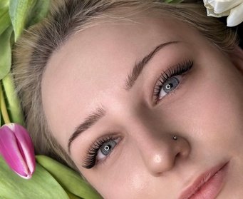 Wimpernverlängerung 3-5 D Volumen Technik