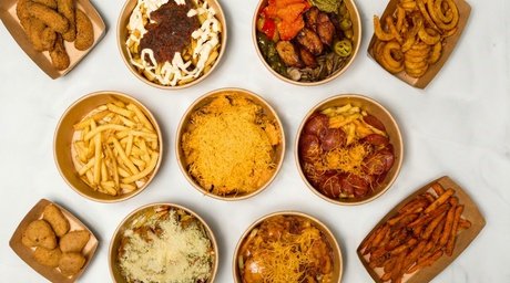 Für 4 Personen: Pommes-Bowl nach Wahl inklusive Beilage nach Wahl