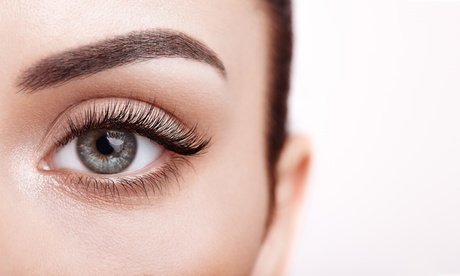 Mit Augenmaske: 1x Augenbrauen-Lifting mit Keratinbooster