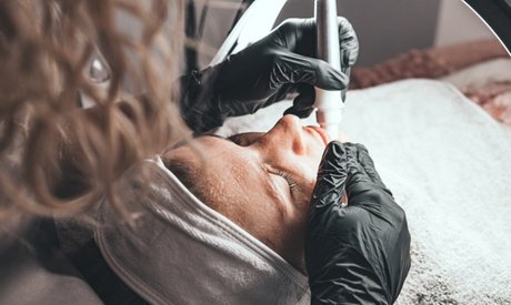 Bis zu 60 Min. Aquafacial und Microdermabrasion für das Gesicht