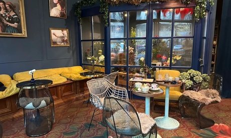 1 Kaffee nach Wahl inkl. 1 Blumenstrauß