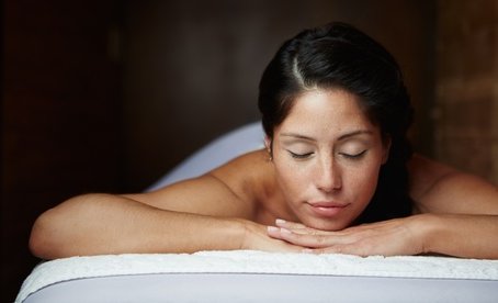 2x 60 Min. Salzpeeling-Ganzkörpermassage mit Gesichtsmaske für 1 Person