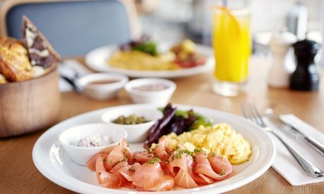 Für 4 Personen: Frühstück nach Wahl