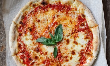 2 Personen: Italienisches 3-Gang Pizza/ Pasta nach Wahl & Prosecco