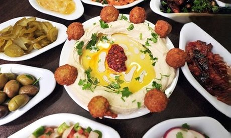 Für 4 Personen: Libanesisches 4-Gänge-Menü „Reise durch den Orient“ (So.-Do.)