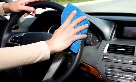 Komplett-Innenraumreinigung inkl. Nanoversiegelung der Windschutzscheibe und Klimaanlagen-Check für 1 Pkw