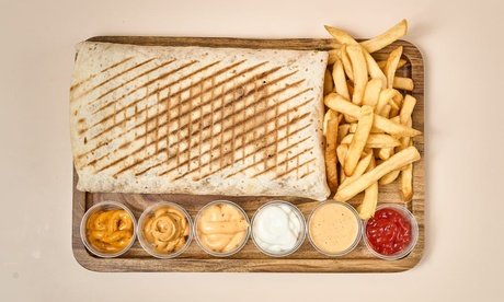 Für 2 Personen: Französischer Taco nach Wahl inkl. Pommes