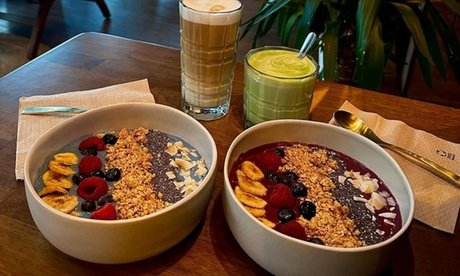 Für 1 Person: Frühstück nach Wahl inkl. Heißgetränk (Mo.-Fr.)