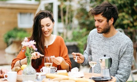 Für 4 Personen: Croissant-Frühstück mit Getränken