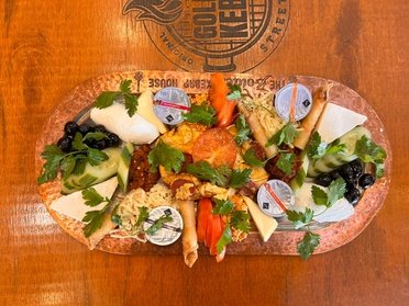 Für 4 Personen: Frühstück all you can eat inkl. Türkischer Çay