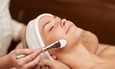 1x 45 Min. - 60 Min. Aqua-Facial inkl. Peeling und Ausreinigung kleinster Poren per Hand