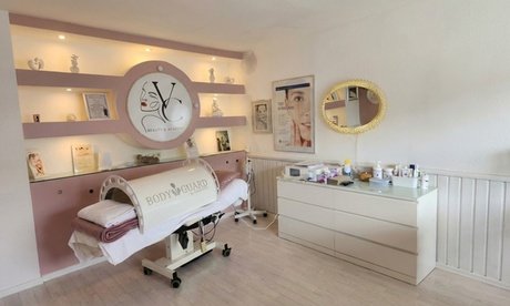 Aqua-Facial-Behandlung inkl. Ausreinigung Ampulle & Abschlusspflege