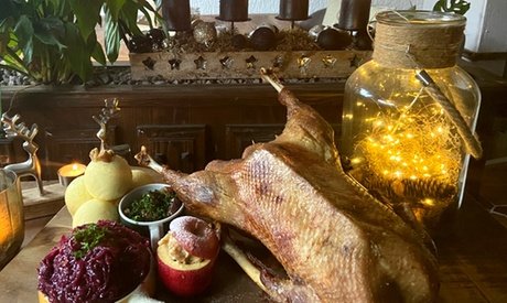 Für 4 Personen: 3-Gänge-Menü mit Gans