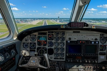 Fliegen im Flugsimulator Boeing 737-800 (60 Min.) und Kaltgetränk für 1 Person