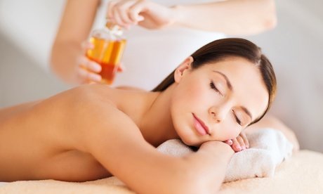 30 Min. Aromaöl-Ganzkörpermassage mit Duftöl nach Wahl