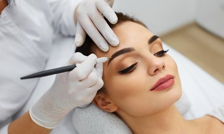 Microblading (Härchenzeichnung) für die Augenbrauen