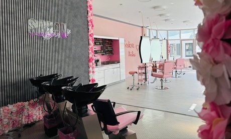 Waschen Schneiden und Föhnen inkl. Maske (kurze bis mittellange Haare)