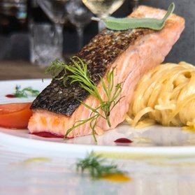 Für 2 Personen: Luxuriöses Gourmet-Überraschungs-Menü in 3 Gängen