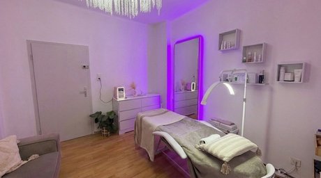 45 Min. klassische Teilkörper-Massage an einer Zone nach Wahl für 1 Person (nur für Damen)