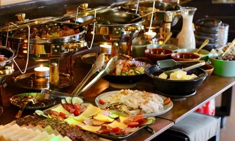 Für 4 Personen: Vegetarisches asiatisches Brunch-Buffet am Sonntag (sonntags von 12 - 16 Uhr)