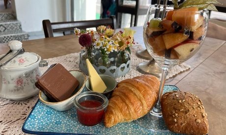 Für 4 Personen: Frühstück inkl. Heißgetränk