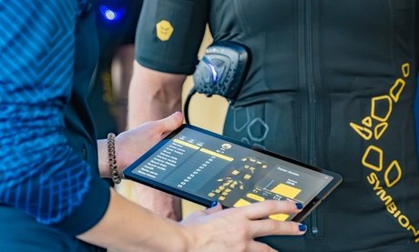 2x EMS-Training mit Personal Trainer (10-20 Uhr) inkl. Leihwäsche & Mineraldrink-Flatrate