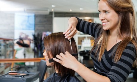 Waschen Schneiden & Föhnen für 1 Person (nur für Damen)