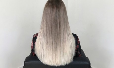 Waschen Schneiden & Föhnen für 1 Dame (bis mittellanges Haar)