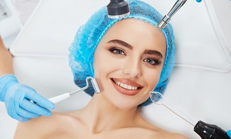 90 Min. Beauty-Paket „Die Behandlung der Stars“: Dermastar