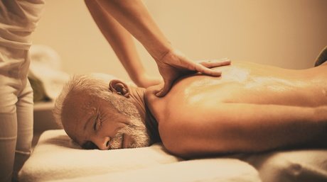 90 Min. Ganzkörper-Massage für 1 Person