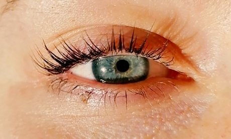 Kombi-Paket: Wimpern- und Augenbrauen-Lifting inkl. Färben für 1 Person