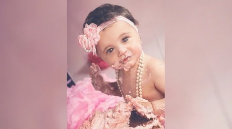 Mit 5 Bildern & Geschenk: 75 Min. Familien-Fotoshooting für bis zu 5 Personen