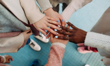 Klassische Maniküre mit Handpflege