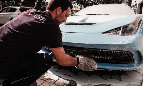 Inkl. Hochglanz-Politur und Sportversiegelung: Außenwäsche „Spezial“ für 1 Pkw / Kombi